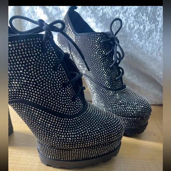 Black Studded Women's Platform Shoes - Picture 5 of 8